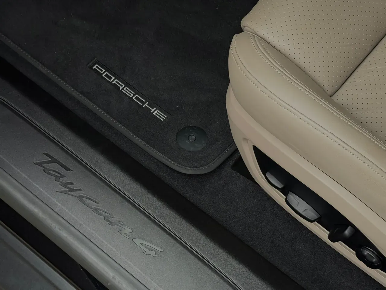 Porsche Taycan - Imagem 17