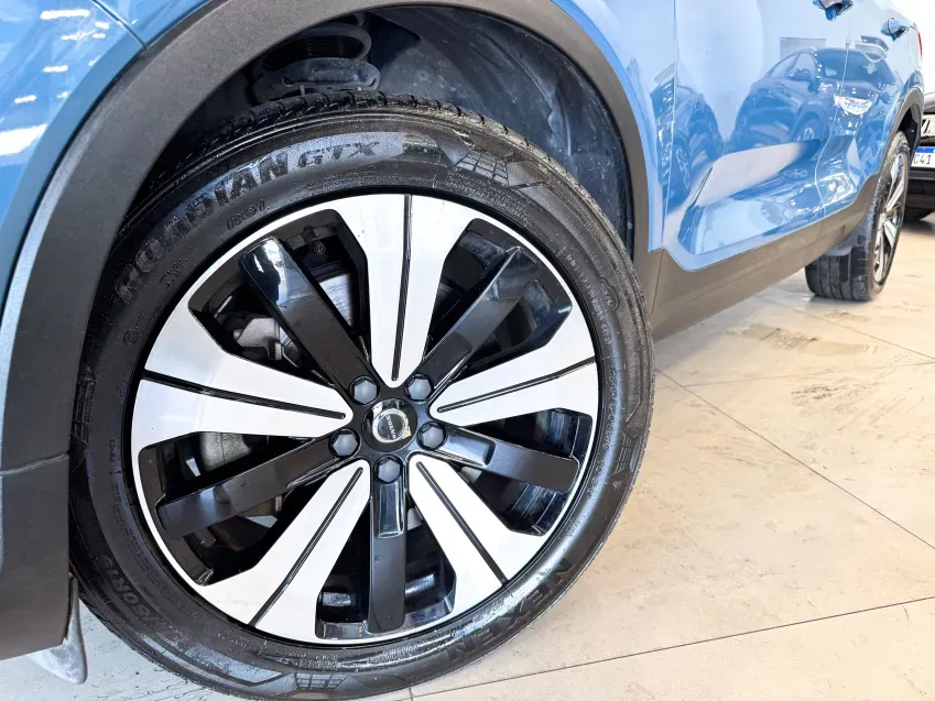 Volvo XC40 Recharge - Imagem 2
