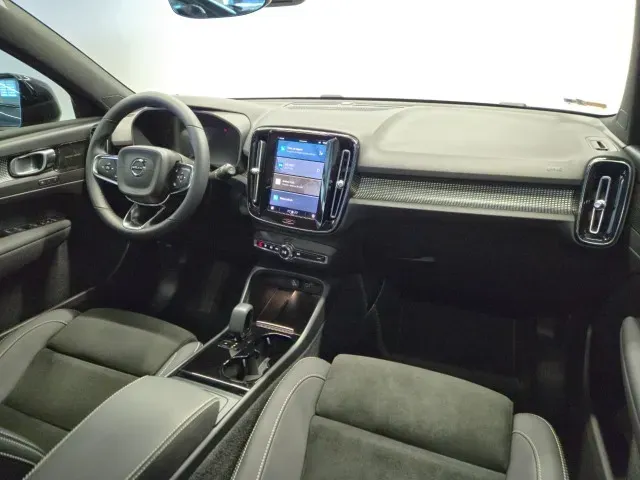 Volvo XC40 Recharge - Imagem 11
