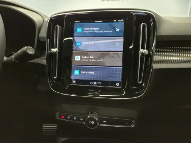 Volvo XC40 Recharge - Imagem 12
