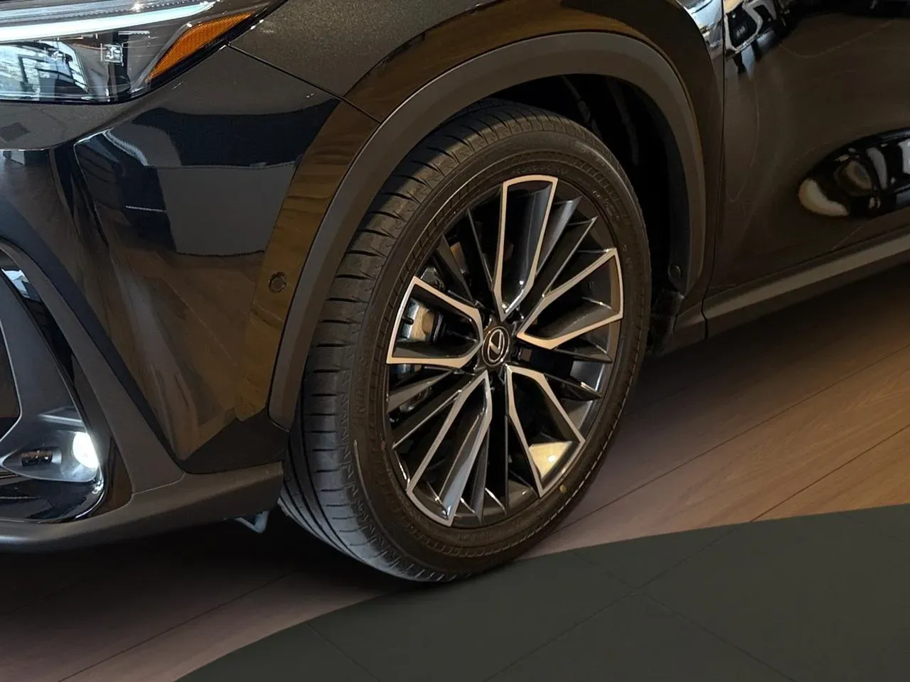 Lexus Nx 450h+ - Imagem 6