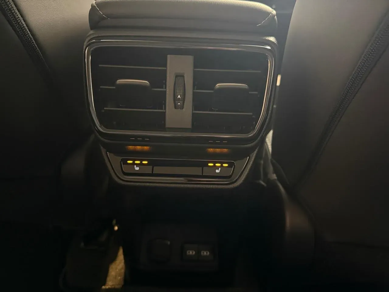 Lexus Nx 450h+ - Imagem 19