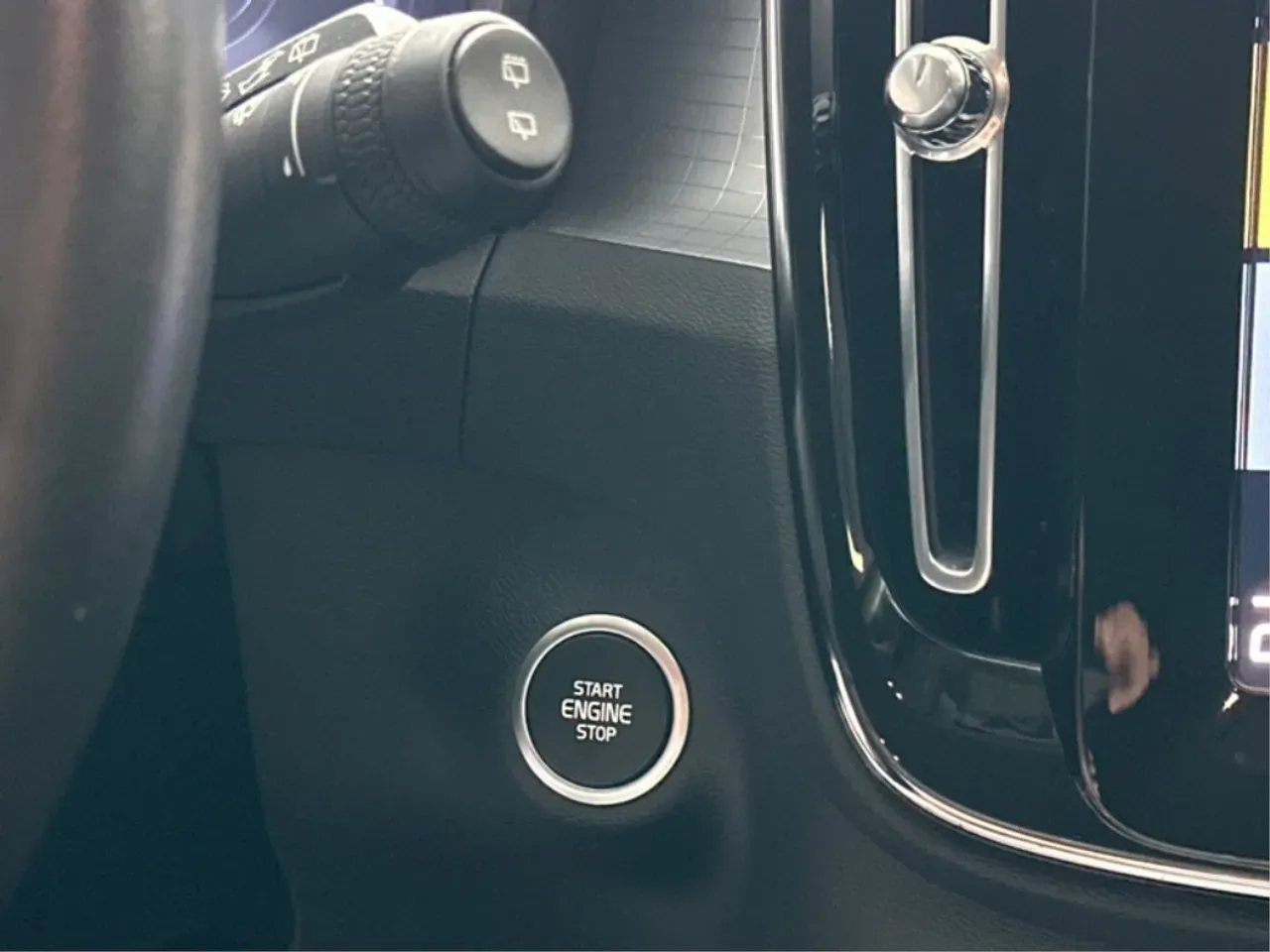Volvo XC40 Recharge - Imagem 6