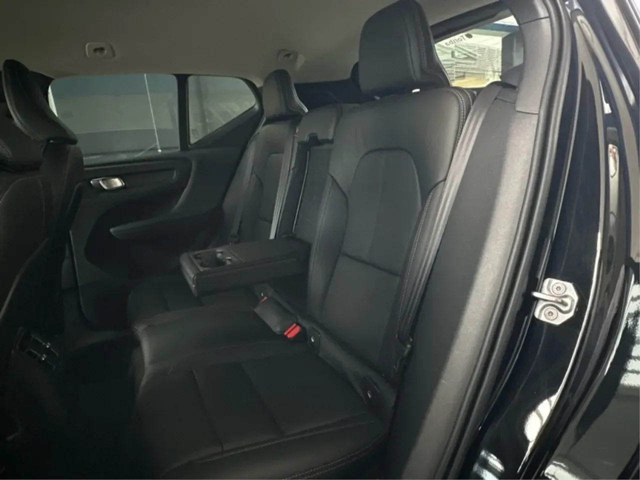 Volvo XC40 Recharge - Imagem 9