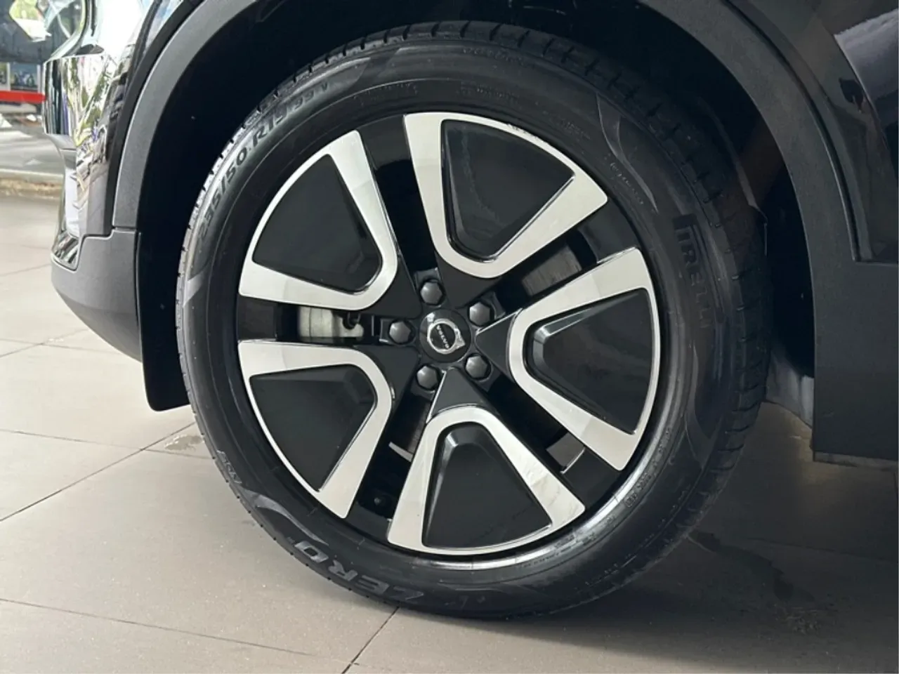 Volvo XC40 Recharge - Imagem 13