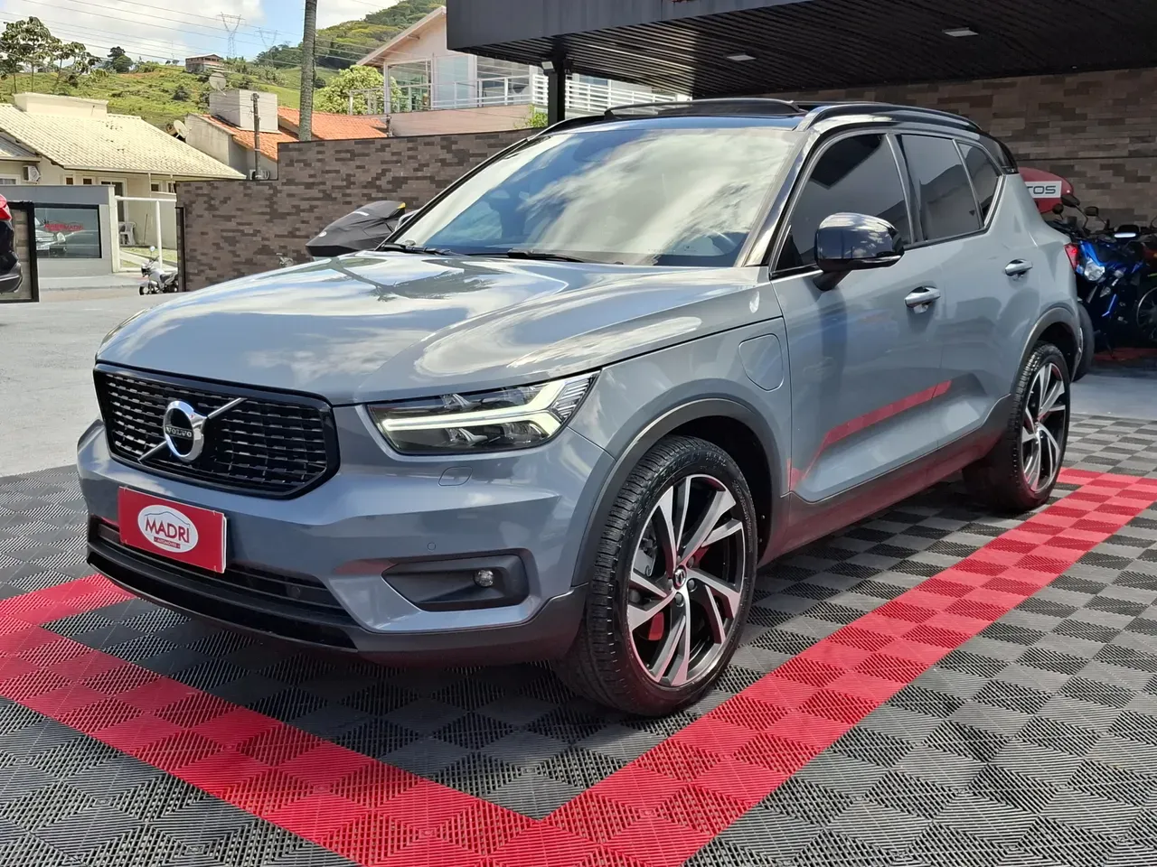 Volvo XC40 Recharge - Imagem 2