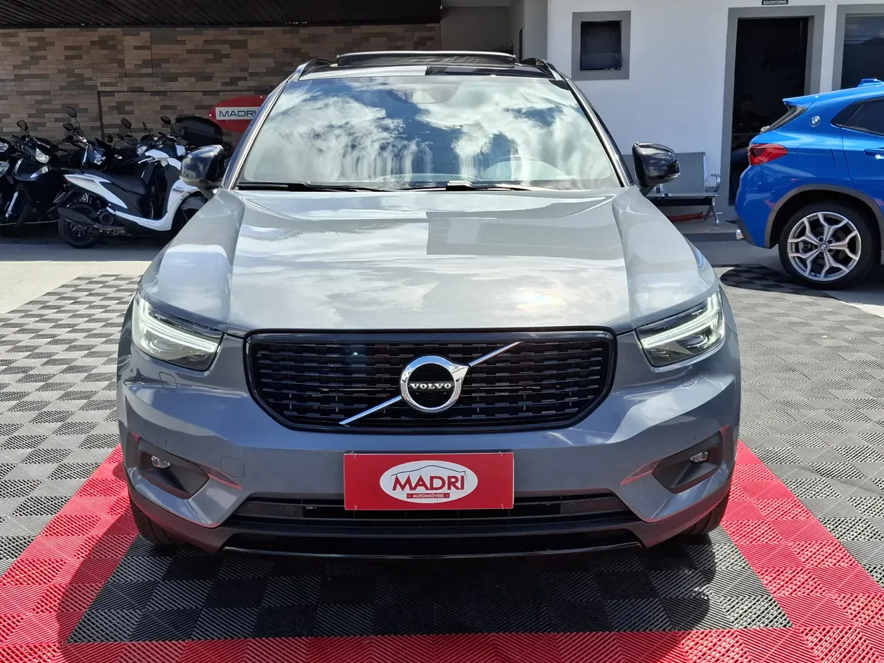 Volvo XC40 Recharge - Imagem 3