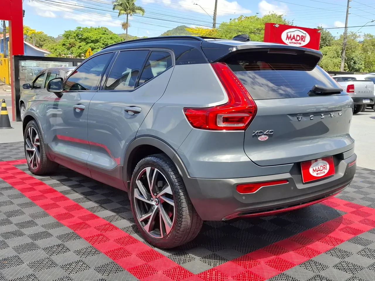 Volvo XC40 Recharge - Imagem 7