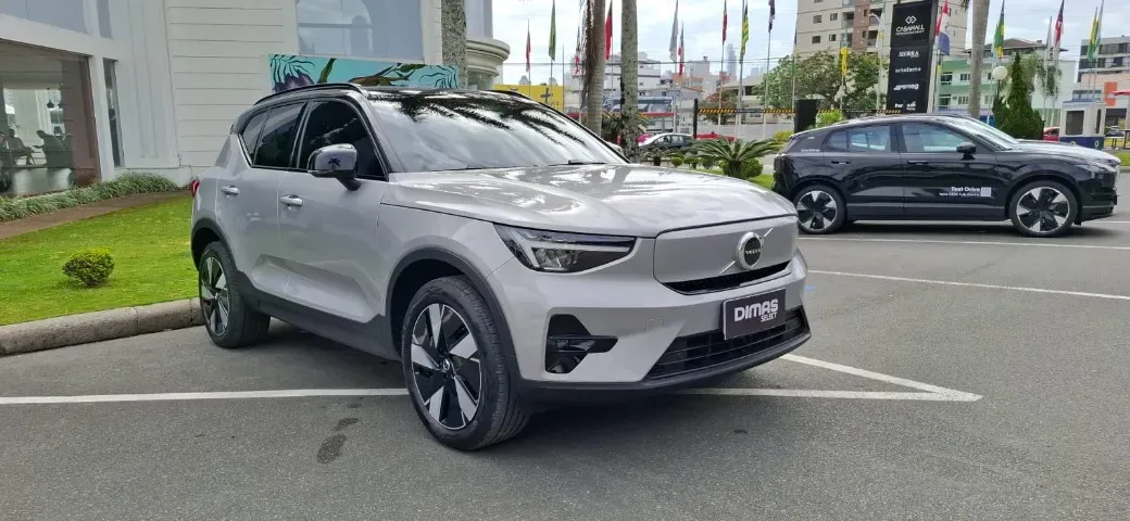 Volvo XC40 Recharge - Imagem 2