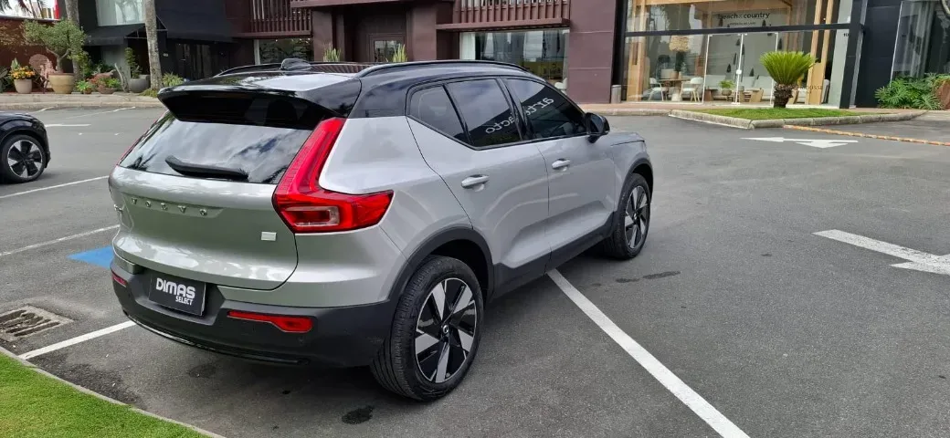 Volvo XC40 Recharge - Imagem 4