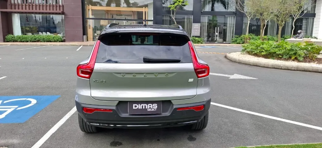 Volvo XC40 Recharge - Imagem 5