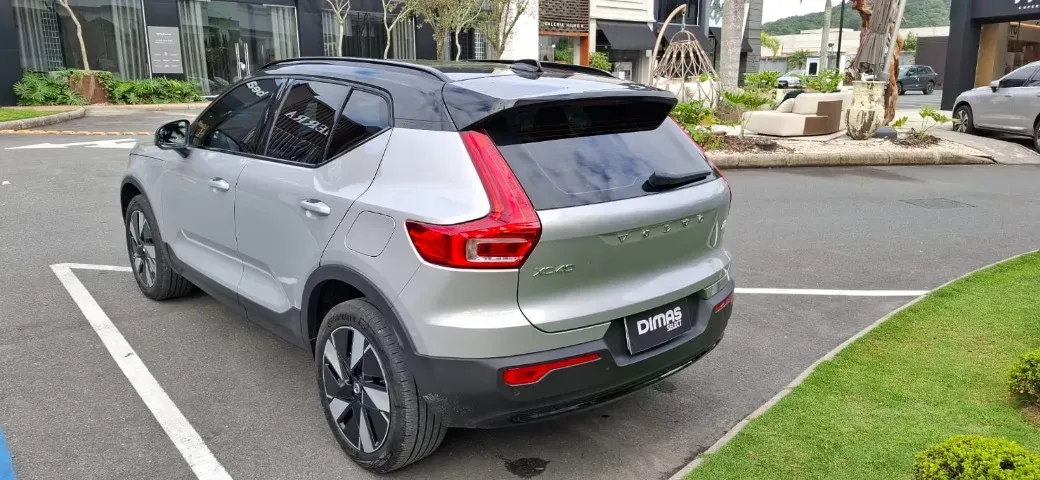 Volvo XC40 Recharge - Imagem 6