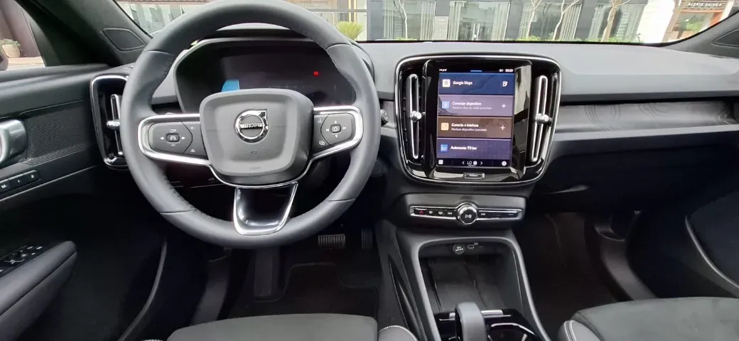 Volvo XC40 Recharge - Imagem 12