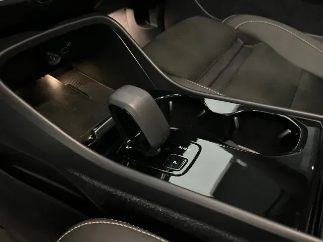 Volvo XC40 Recharge - Imagem 5