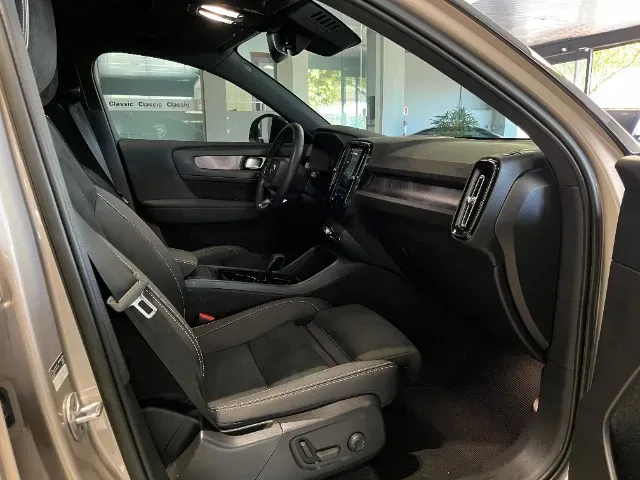 Volvo XC40 Recharge - Imagem 9