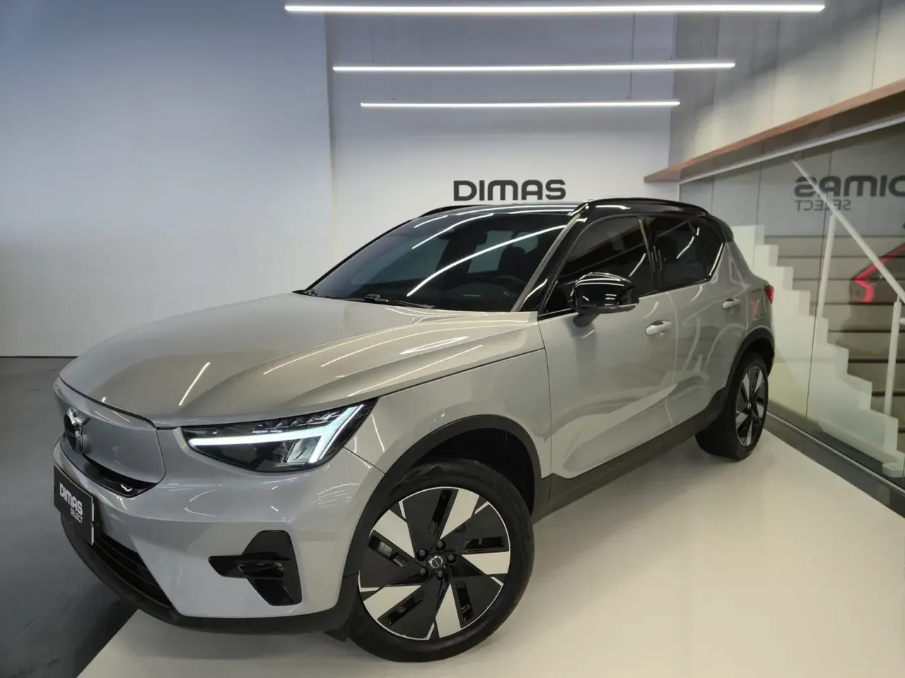 Volvo XC40 Recharge - Imagem 4