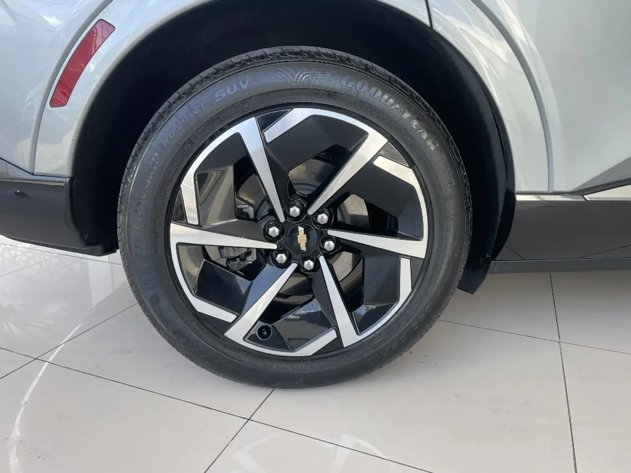 Chevrolet Equinox EV - Imagem 13