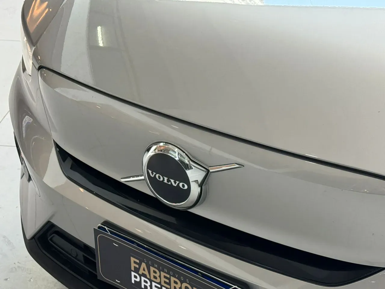 Volvo XC40 Recharge - Imagem 2