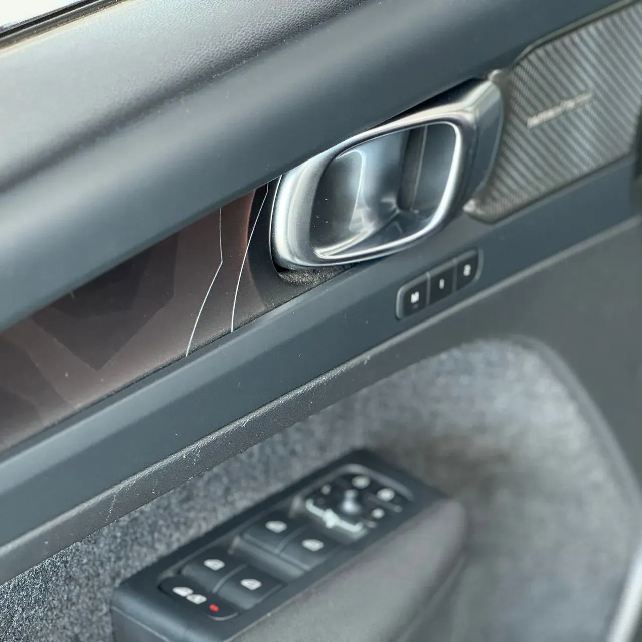 Volvo XC40 Recharge - Imagem 8