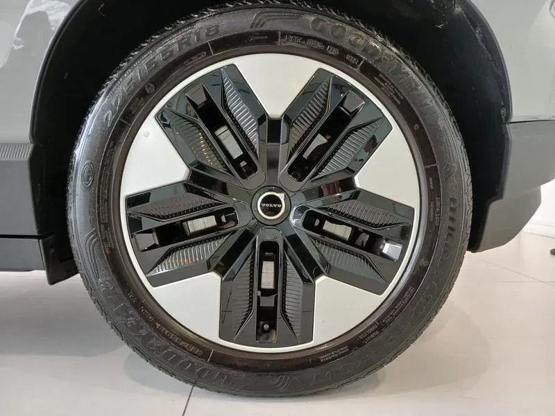 Volvo EX30 - Imagem 8