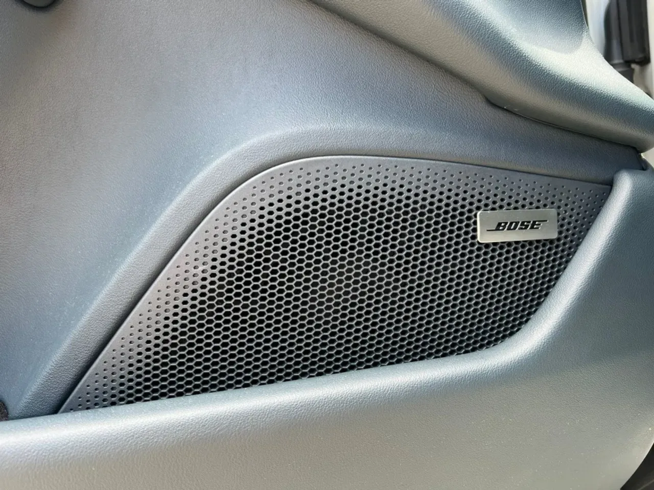 Porsche Taycan - Imagem 15