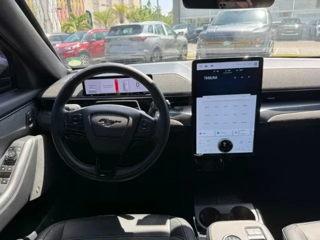 Ford Mustang Mach-e - Imagem 8