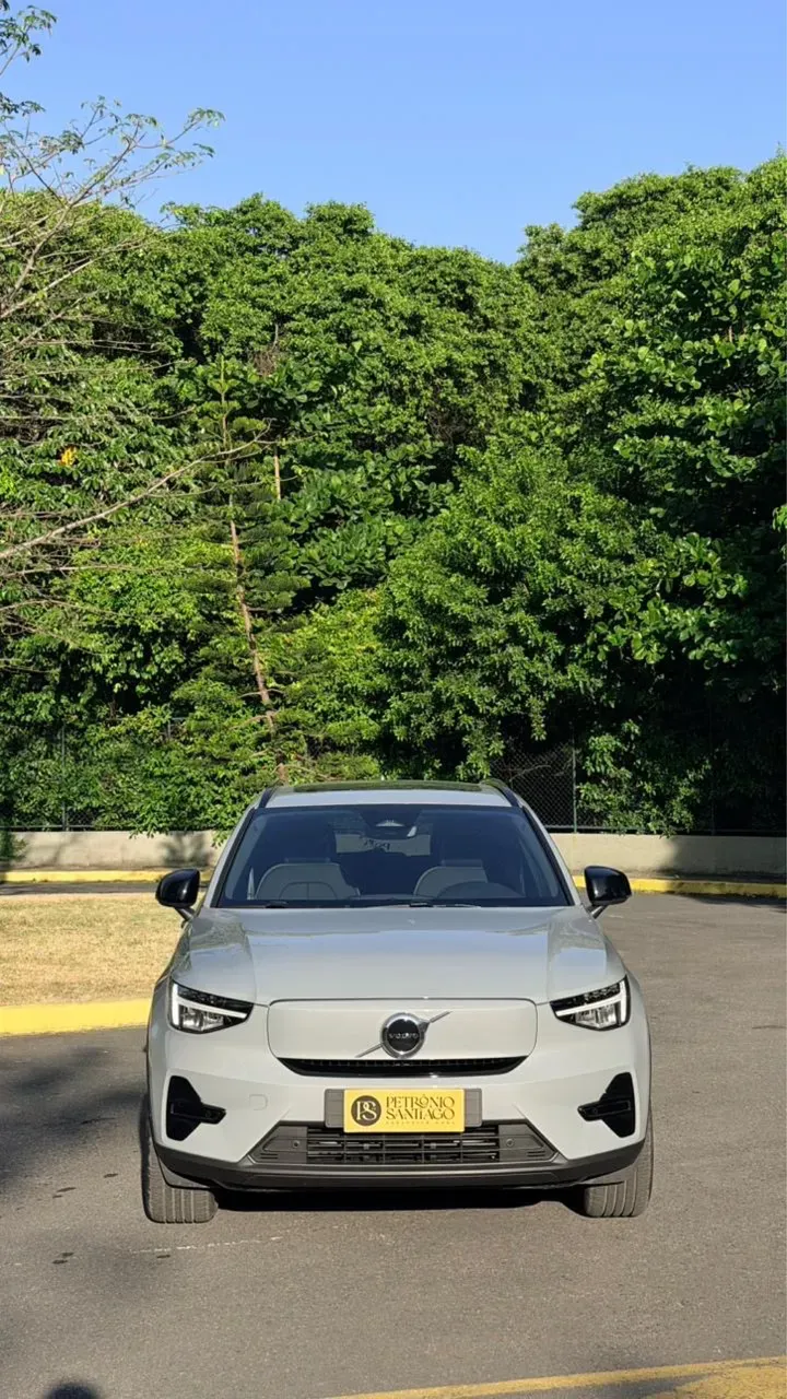 Volvo EX40 - Imagem 2