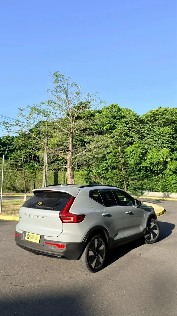 Volvo EX40 - Imagem 4