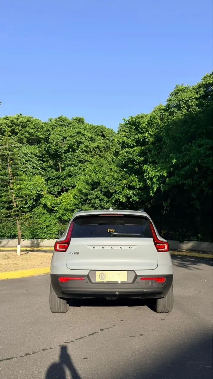 Volvo EX40 - Imagem 5