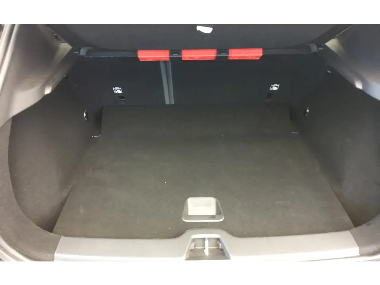 Volvo EX30 - Imagem 13