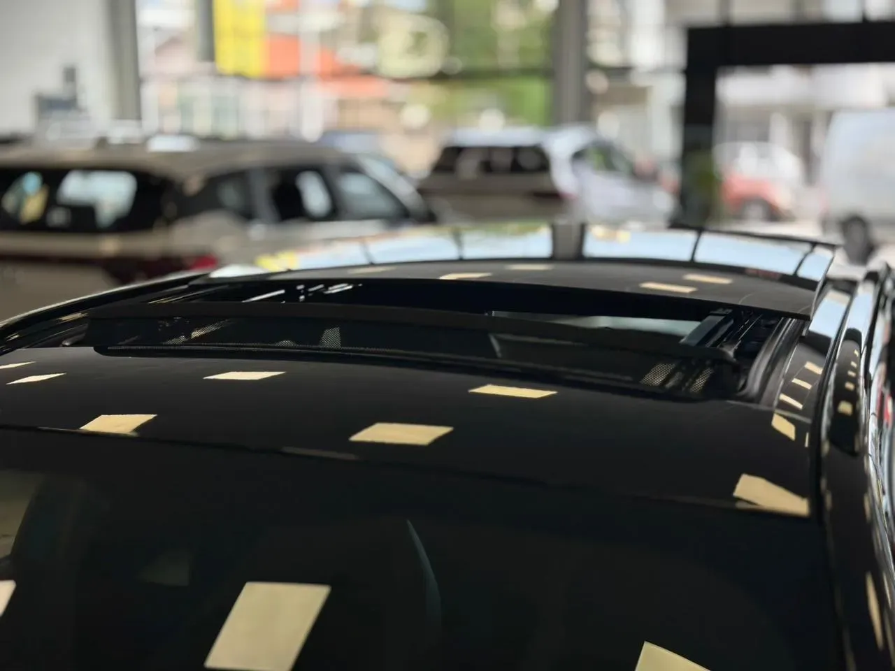 Peugeot E-2008 - Imagem 6