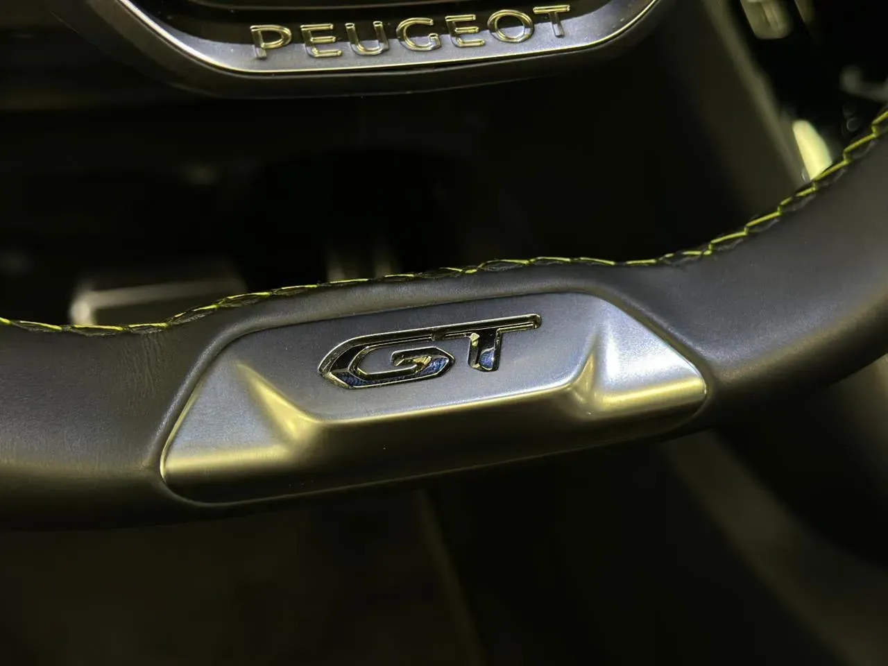 Peugeot E-2008 - Imagem 10