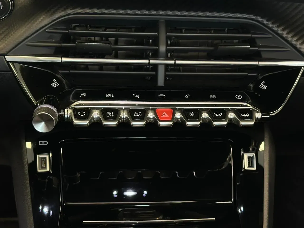 Peugeot E-2008 - Imagem 13