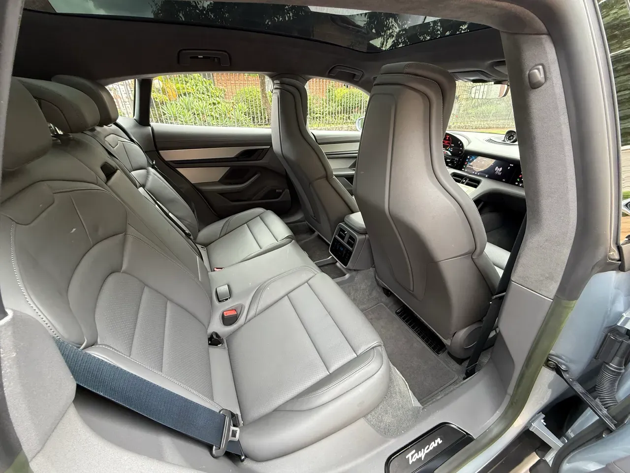 Porsche Taycan - Imagem 11