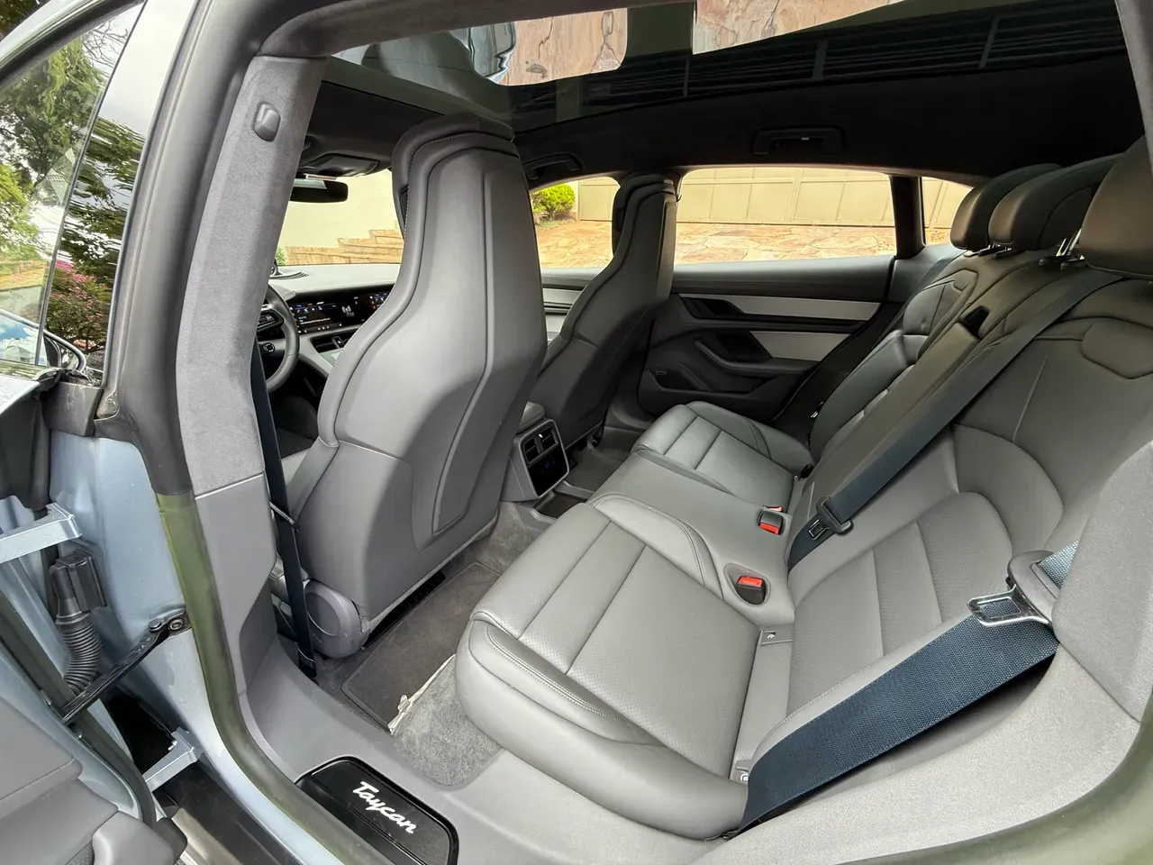 Porsche Taycan - Imagem 14