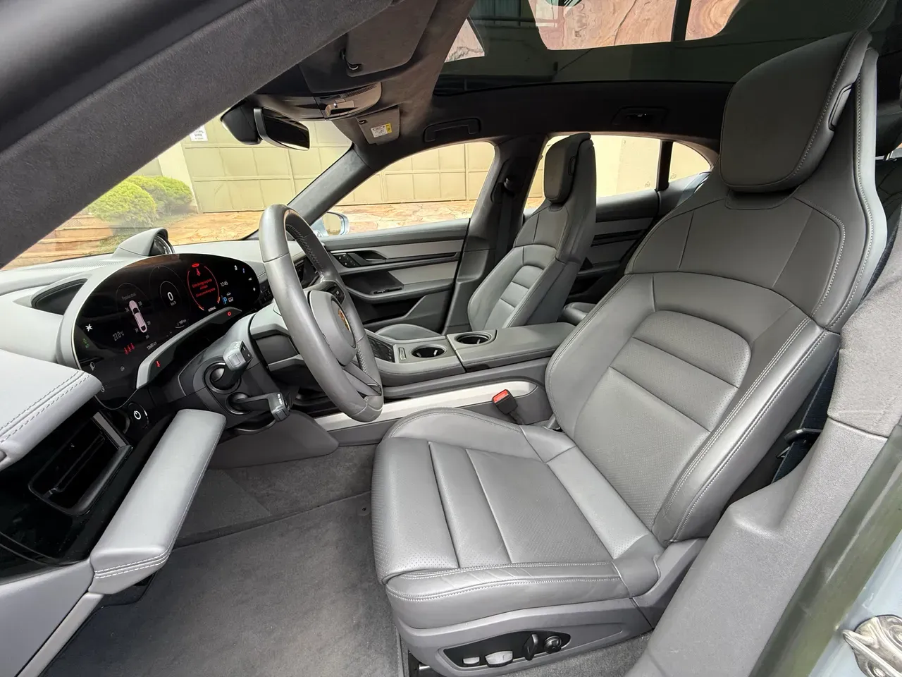 Porsche Taycan - Imagem 19