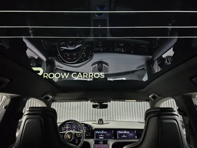 Porsche Taycan - Imagem 16