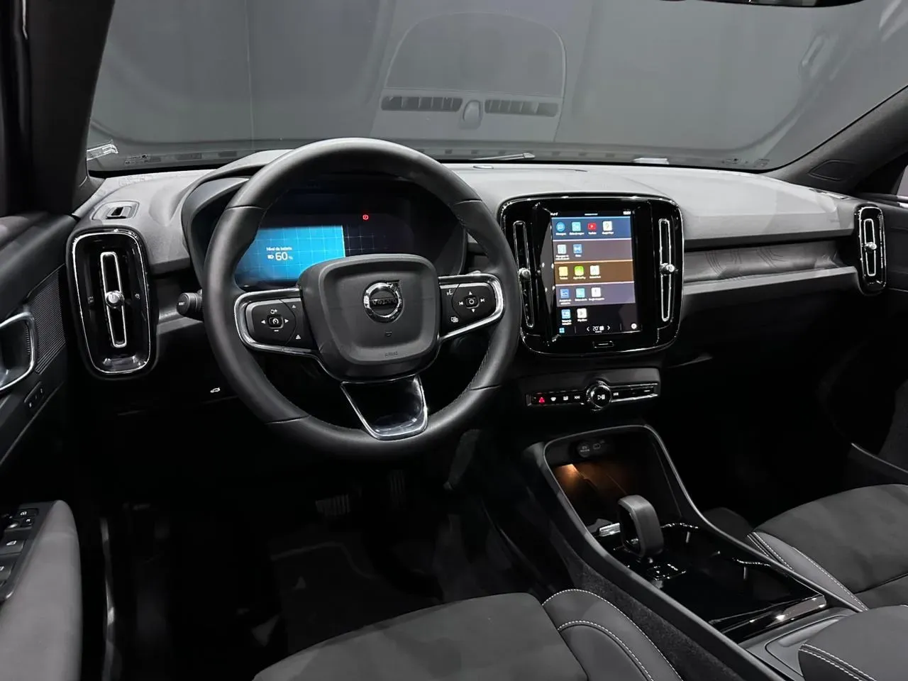 Volvo XC40 Recharge - Imagem 5