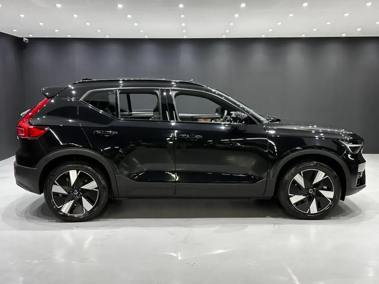 Volvo XC40 Recharge - Imagem 11