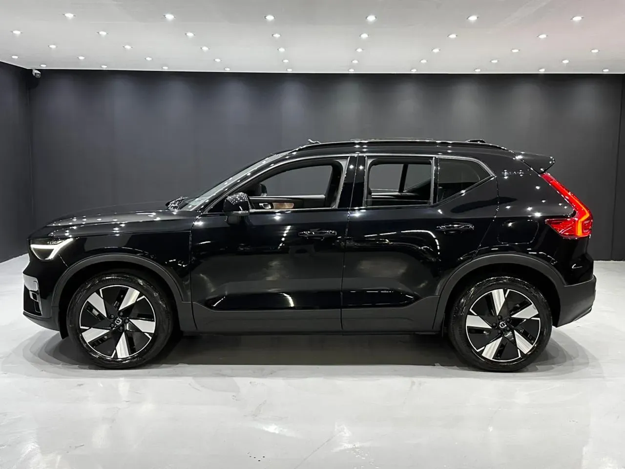 Volvo XC40 Recharge - Imagem 12