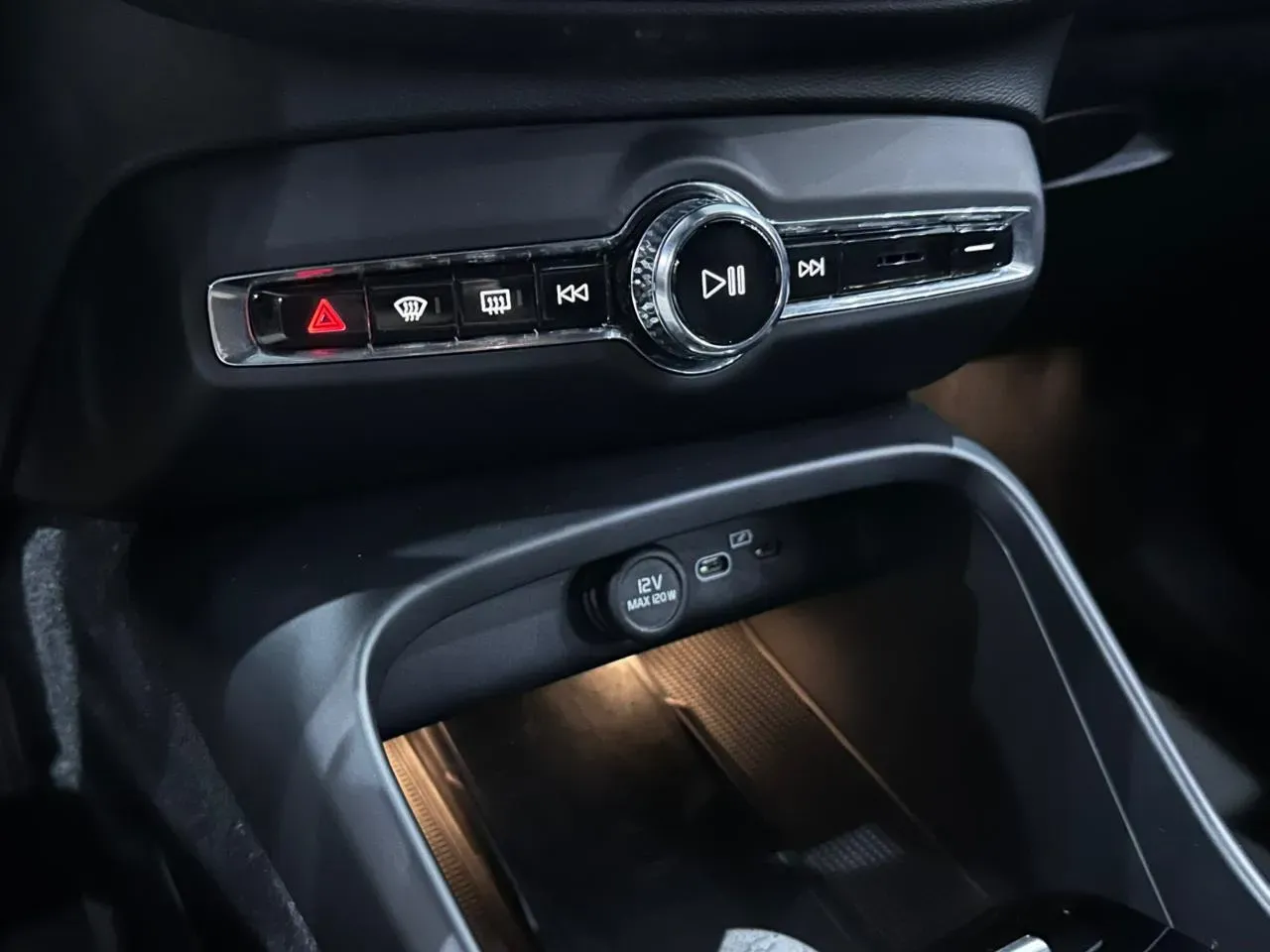 Volvo XC40 Recharge - Imagem 17