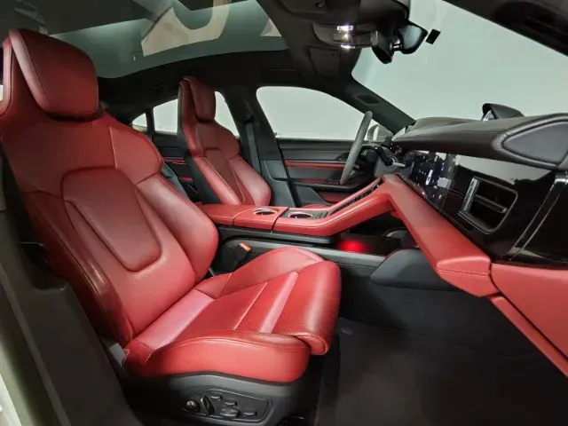 Porsche Taycan - Imagem 18