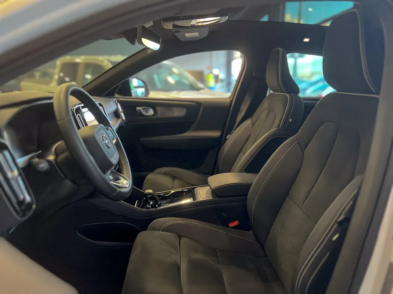 Volvo C40 Recharge - Imagem 13