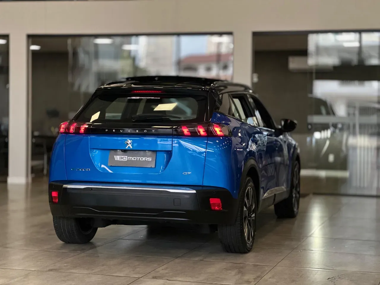 Peugeot E-2008 - Imagem 15