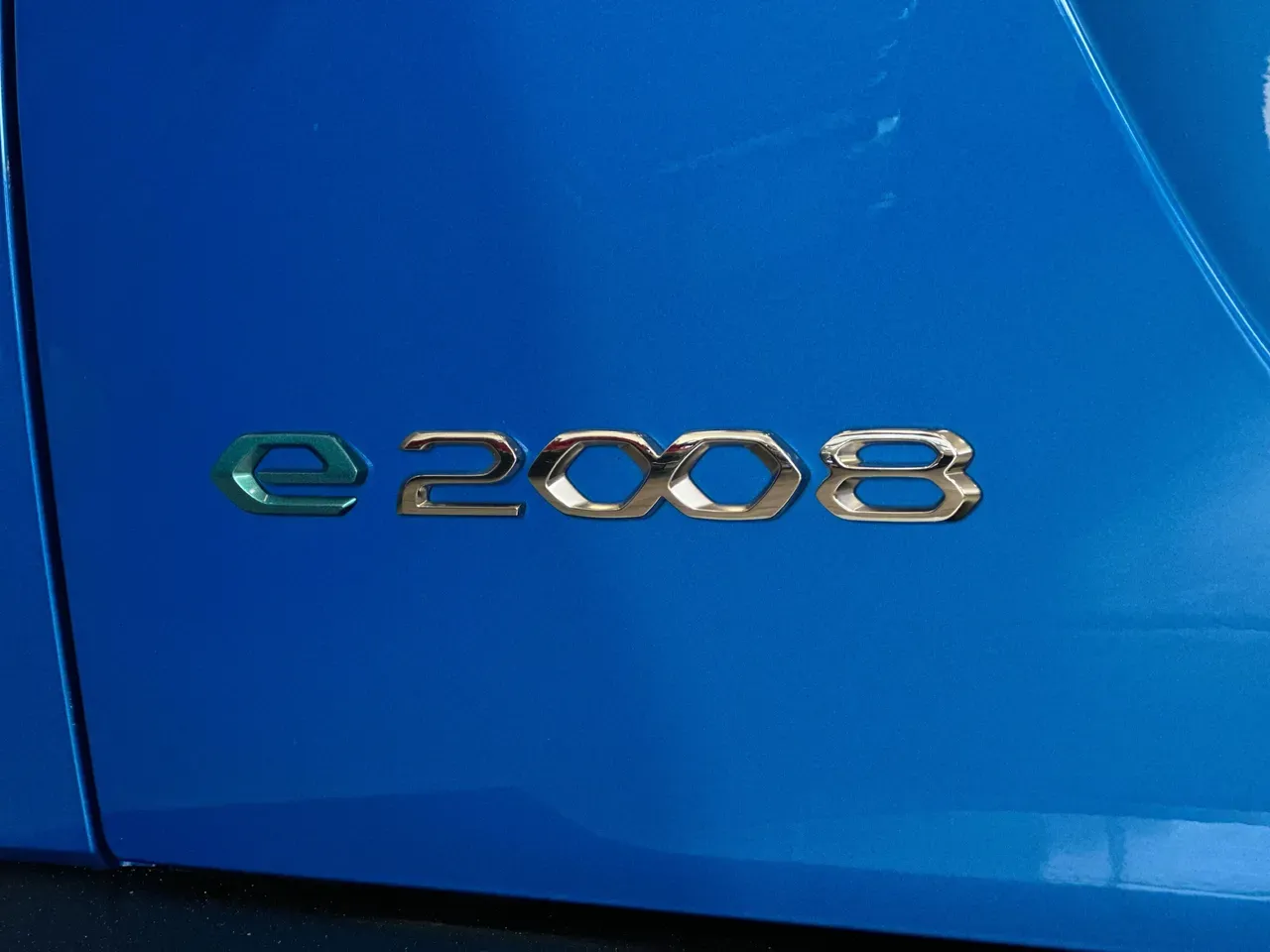 Peugeot E-2008 - Imagem 17