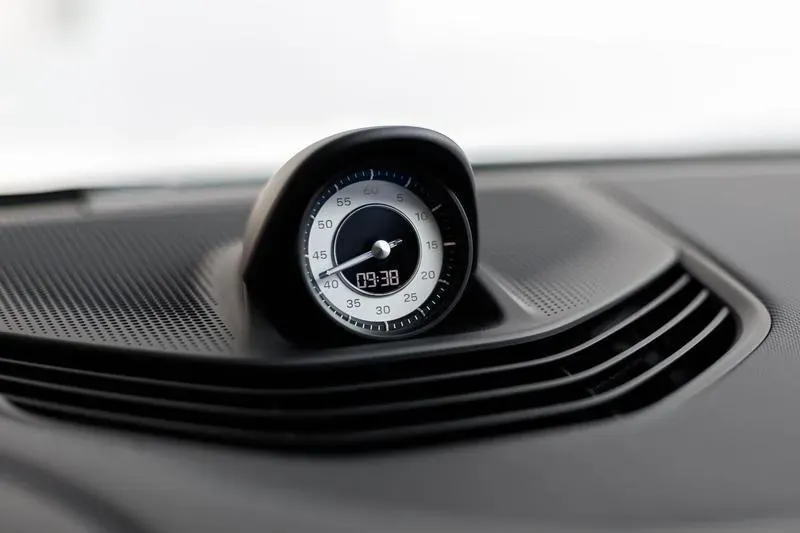 Porsche Taycan - Imagem 7