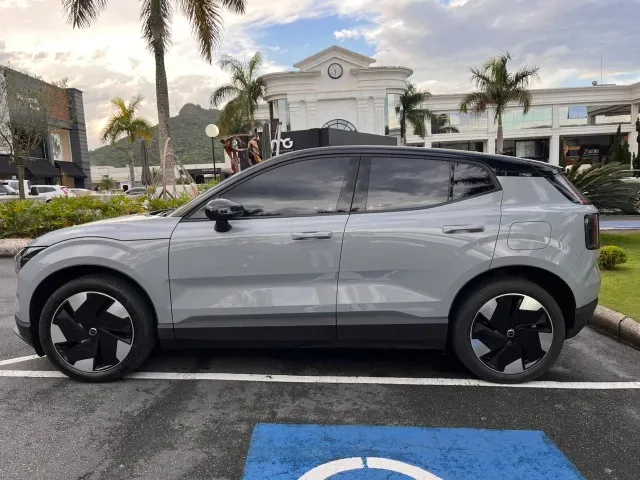 Volvo EX30 - Imagem 2