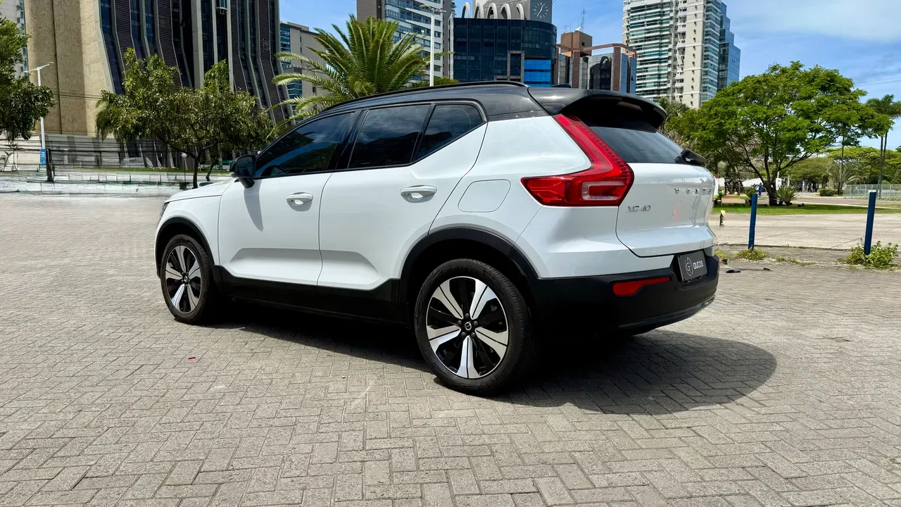 Volvo XC40 Recharge - Imagem 8