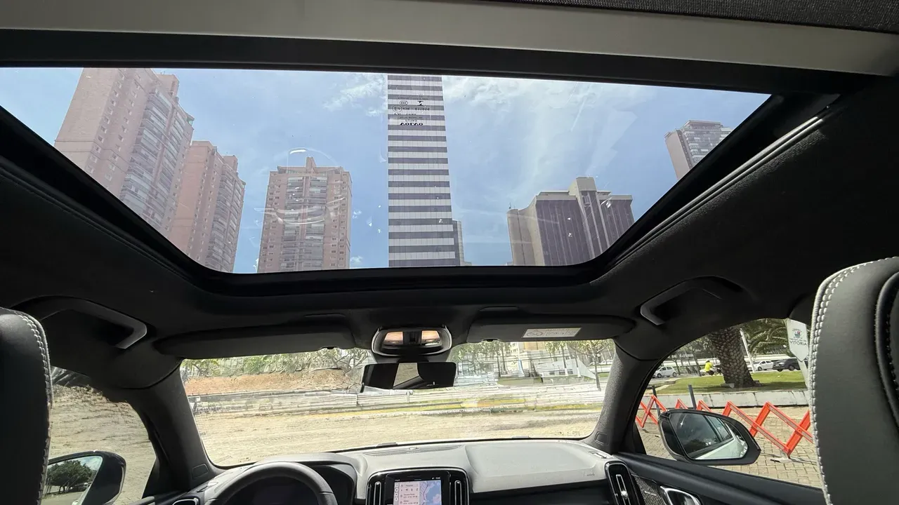 Volvo XC40 Recharge - Imagem 11