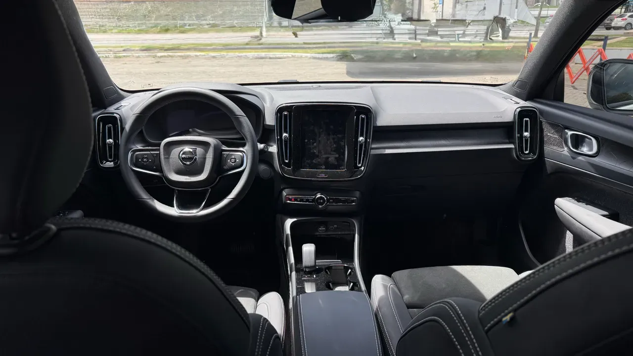 Volvo XC40 Recharge - Imagem 15